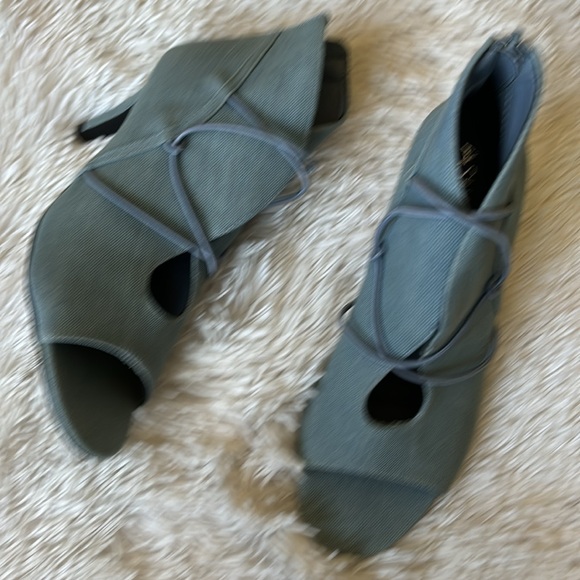 New fabric denim peep elastic crisscross kitten heel casual booties shoe Sz 7.5M - Picture 4 of 13